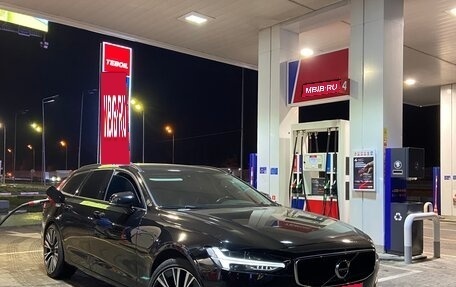 Volvo V90 II, 2018 год, 1 890 000 рублей, 1 фотография