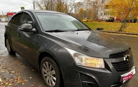 Chevrolet Cruze II, 2014 год, 800 000 рублей, 3 фотография