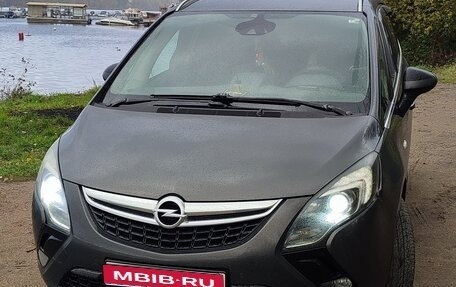 Opel Zafira C рестайлинг, 2014 год, 1 100 000 рублей, 1 фотография