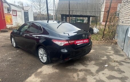 Toyota Camry, 2019 год, 2 400 000 рублей, 3 фотография