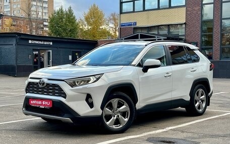 Toyota RAV4, 2022 год, 3 400 000 рублей, 1 фотография
