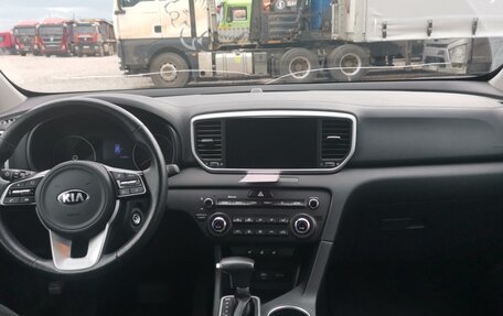 KIA Sportage IV рестайлинг, 2021 год, 2 355 000 рублей, 11 фотография