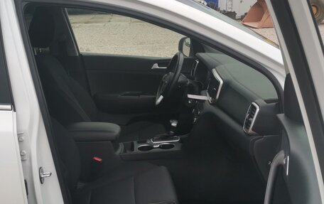 KIA Sportage IV рестайлинг, 2021 год, 2 355 000 рублей, 14 фотография