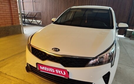 KIA Rio IV, 2020 год, 1 700 000 рублей, 1 фотография