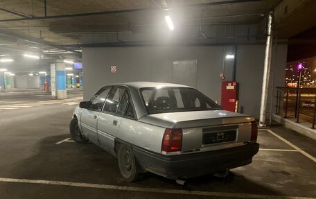 Opel Omega A, 1988 год, 170 000 рублей, 1 фотография