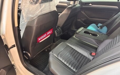 Volkswagen Passat B8 рестайлинг, 2016 год, 1 530 000 рублей, 13 фотография