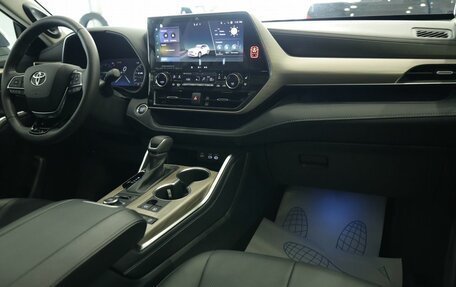 Toyota Highlander, 2025 год, 6 100 000 рублей, 13 фотография