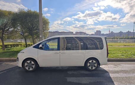 Hyundai Staria, 2021 год, 3 850 000 рублей, 2 фотография