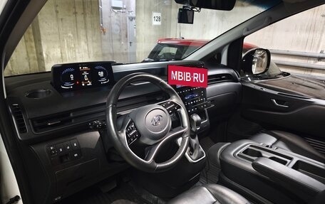 Hyundai Staria, 2021 год, 3 850 000 рублей, 15 фотография