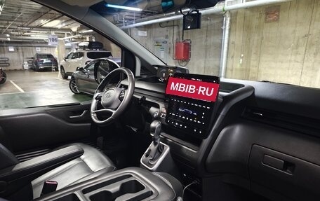 Hyundai Staria, 2021 год, 3 850 000 рублей, 16 фотография