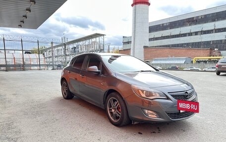 Opel Astra J, 2010 год, 645 000 рублей, 3 фотография