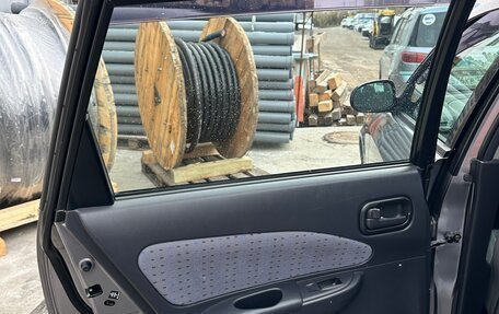 Nissan Wingroad III, 2001 год, 700 000 рублей, 13 фотография