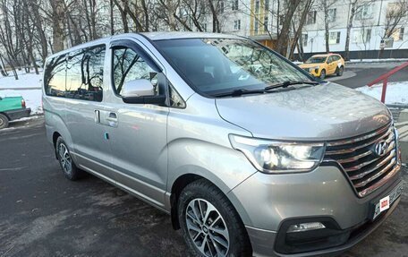 Hyundai Grand Starex Grand Starex I рестайлинг 2, 2020 год, 3 700 000 рублей, 3 фотография