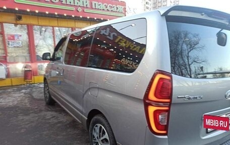 Hyundai Grand Starex Grand Starex I рестайлинг 2, 2020 год, 3 700 000 рублей, 5 фотография