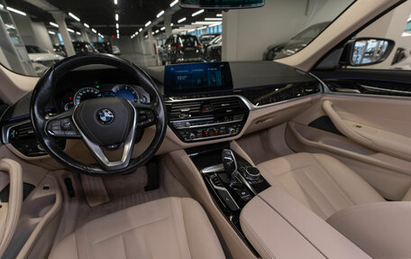 BMW 5 серия, 2018 год, 3 640 000 рублей, 7 фотография