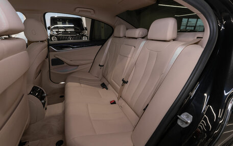 BMW 5 серия, 2018 год, 3 640 000 рублей, 13 фотография