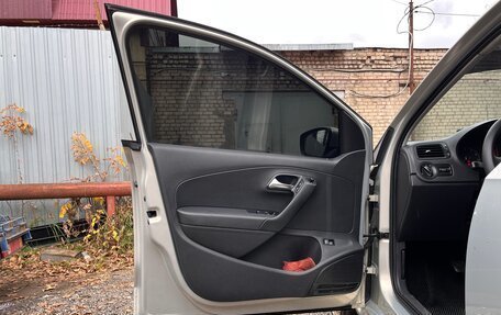 Volkswagen Polo VI (EU Market), 2011 год, 850 000 рублей, 9 фотография