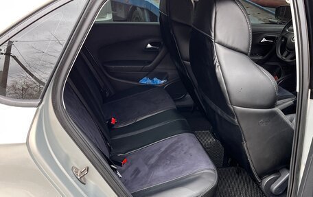 Volkswagen Polo VI (EU Market), 2011 год, 850 000 рублей, 20 фотография