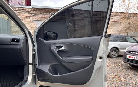 Volkswagen Polo VI (EU Market), 2011 год, 850 000 рублей, 24 фотография