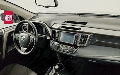 Toyota RAV4, 2018 год, 2 159 000 рублей, 11 фотография