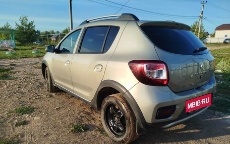 Renault Sandero II рестайлинг, 2018 год, 1 000 000 рублей, 2 фотография