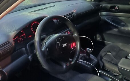 Audi A4, 1996 год, 249 000 рублей, 2 фотография