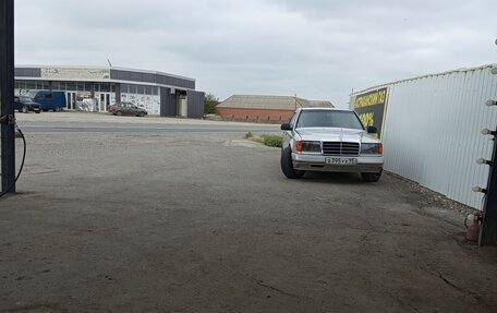 Mercedes-Benz E-Класс, 1992 год, 450 000 рублей, 2 фотография