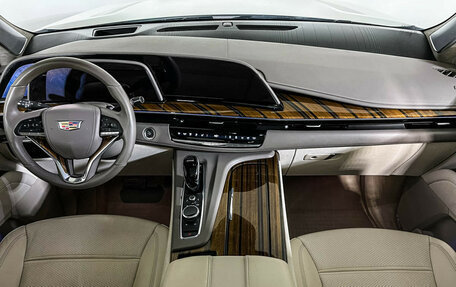 Cadillac Escalade V, 2021 год, 10 997 000 рублей, 12 фотография