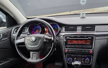 Skoda Superb III рестайлинг, 2011 год, 850 000 рублей, 11 фотография