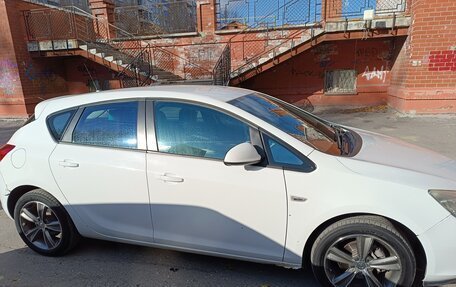 Opel Astra J, 2012 год, 720 000 рублей, 2 фотография