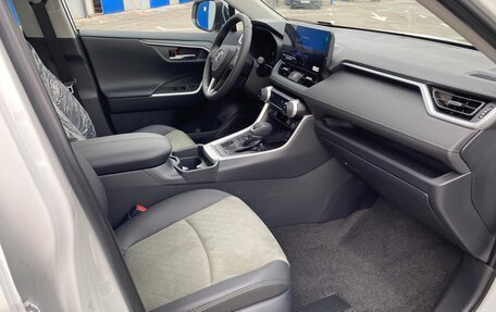 Toyota RAV4, 2025 год, 4 150 000 рублей, 10 фотография