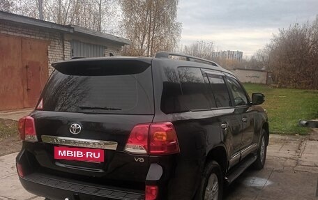 Toyota Land Cruiser 200, 2013 год, 4 550 000 рублей, 2 фотография