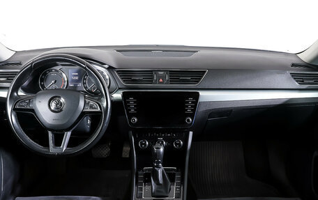 Skoda Superb III рестайлинг, 2017 год, 1 849 000 рублей, 12 фотография