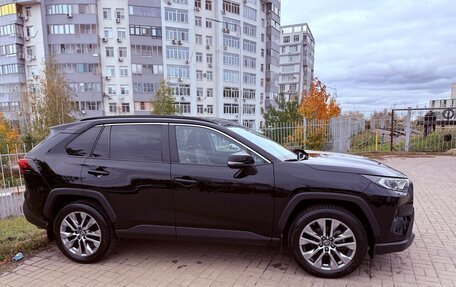 Toyota RAV4, 2021 год, 4 300 000 рублей, 4 фотография