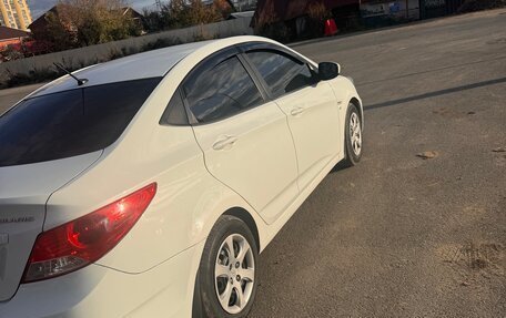 Hyundai Solaris II рестайлинг, 2011 год, 620 000 рублей, 2 фотография