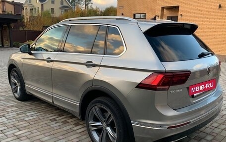 Volkswagen Tiguan II, 2018 год, 2 380 000 рублей, 3 фотография