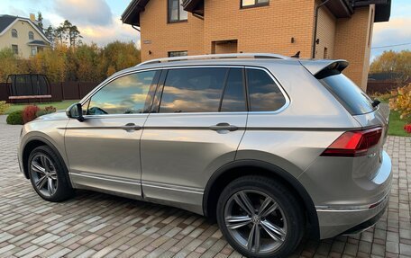 Volkswagen Tiguan II, 2018 год, 2 380 000 рублей, 5 фотография