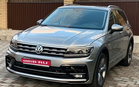 Volkswagen Tiguan II, 2018 год, 2 380 000 рублей, 2 фотография