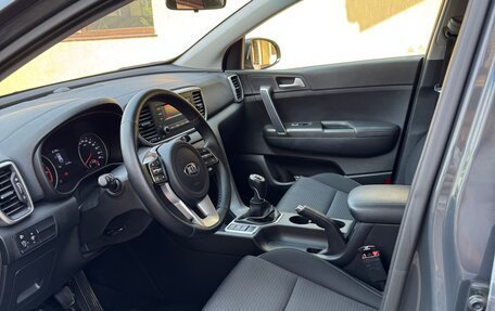 KIA Sportage IV рестайлинг, 2020 год, 2 100 000 рублей, 10 фотография
