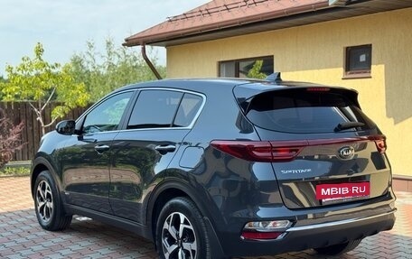KIA Sportage IV рестайлинг, 2020 год, 2 100 000 рублей, 7 фотография