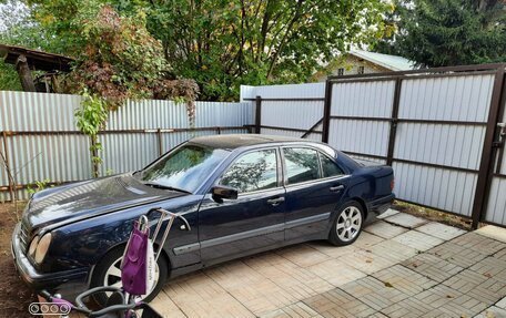 Mercedes-Benz E-Класс, 1996 год, 300 000 рублей, 4 фотография