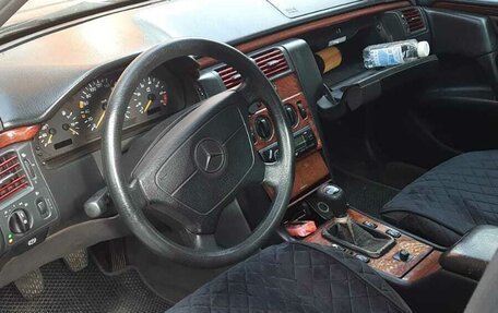 Mercedes-Benz E-Класс, 1996 год, 300 000 рублей, 5 фотография