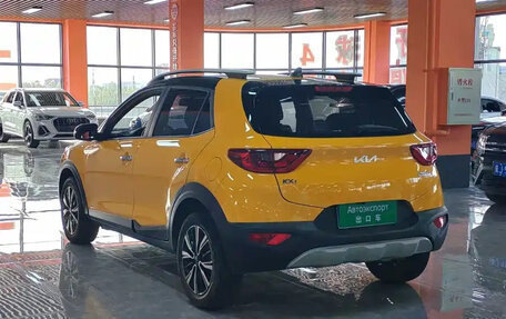 KIA Stonic, 2021 год, 1 200 000 рублей, 3 фотография