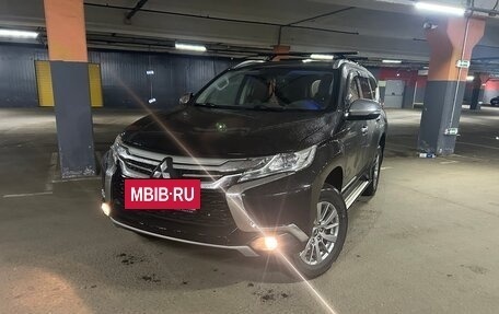 Mitsubishi Pajero Sport III рестайлинг, 2018 год, 2 750 000 рублей, 2 фотография