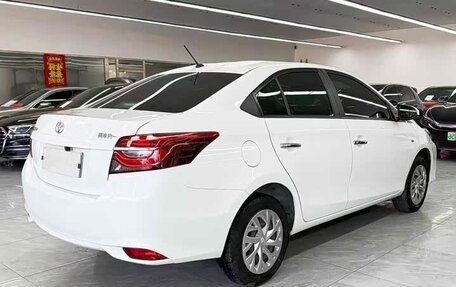 Toyota Vios III, 2022 год, 1 300 000 рублей, 6 фотография