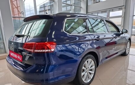 Volkswagen Passat B8 рестайлинг, 2018 год, 1 549 000 рублей, 6 фотография