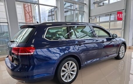 Volkswagen Passat B8 рестайлинг, 2018 год, 1 549 000 рублей, 11 фотография