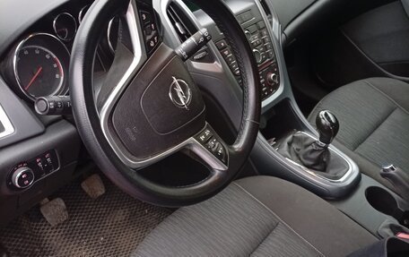 Opel Astra J, 2013 год, 900 000 рублей, 4 фотография