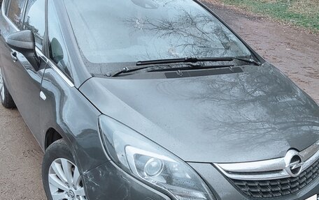 Opel Zafira C рестайлинг, 2014 год, 1 100 000 рублей, 5 фотография