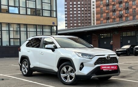 Toyota RAV4, 2022 год, 3 400 000 рублей, 3 фотография